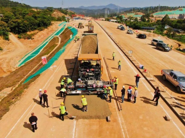 迪庆高速公路